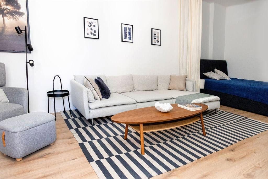 Prenájom bytu 1-izbový 55 m², Schlegelstrasse 11, Berlin, Berlín Prenájom bytu 1-izbový 55 m², Schlegelstrasse 11, Berlin, Berlín