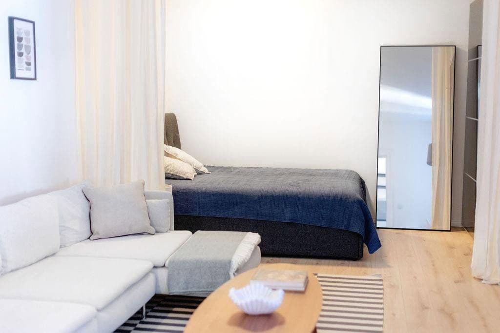 Prenájom bytu 1-izbový 55 m², Schlegelstrasse 11, Berlin, Berlín Prenájom bytu 1-izbový 55 m², Schlegelstrasse 11, Berlin, Berlín