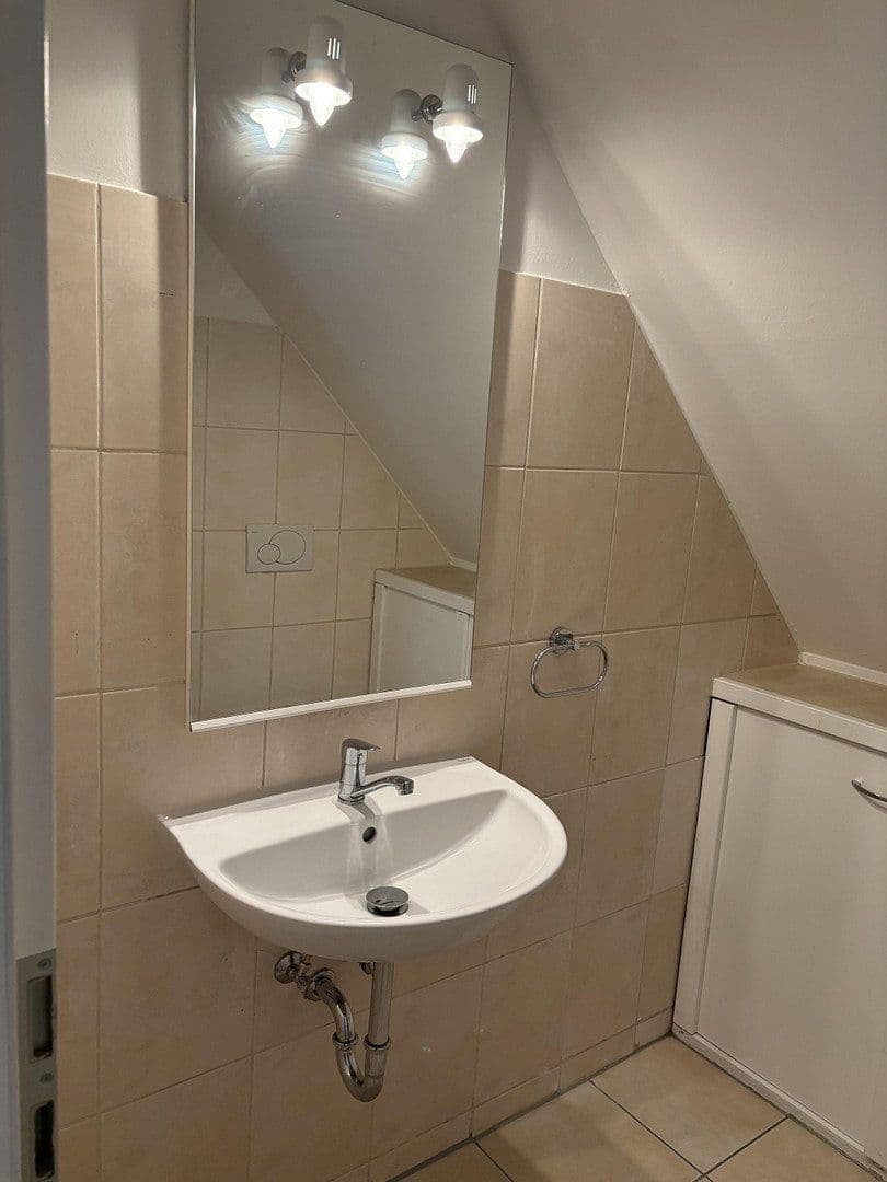 Prenájom bytu 3-izbový 126 m², Beckdorf, Dolné Sasko Prenájom bytu 3-izbový 126 m², Beckdorf, Dolné Sasko