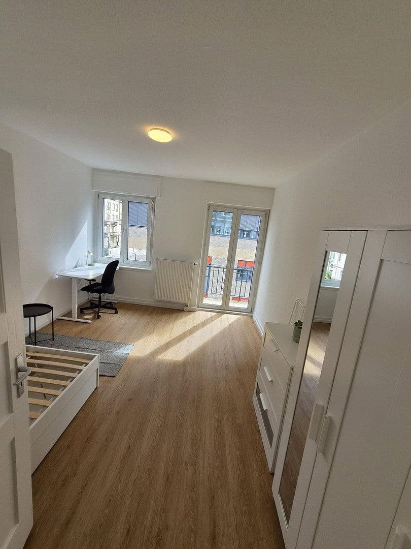 Prenájom bytu 3-izbový 80 m², Lorenzstr. 2, Karlsruhe, Bádensko-Wurttembersko Prenájom bytu 3-izbový 80 m², Lorenzstr. 2, Karlsruhe, Bádensko-Wurttembersko