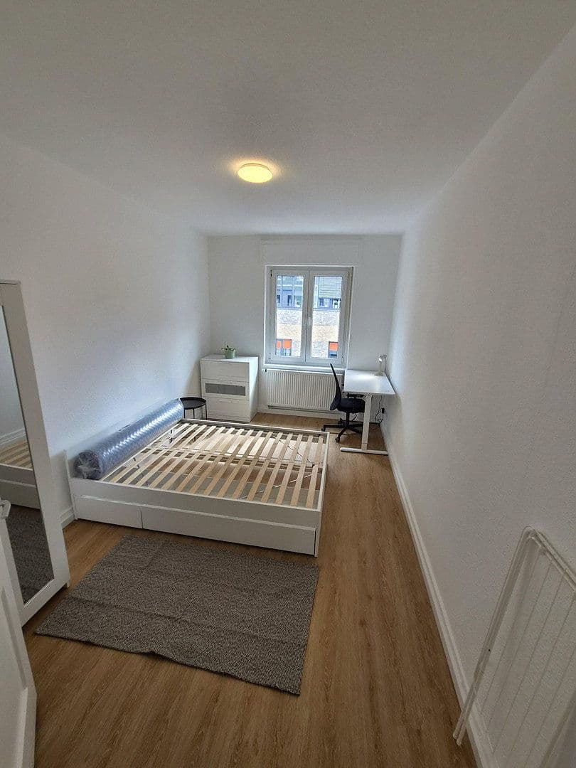Prenájom bytu 3-izbový 80 m², Lorenzstr. 2, Karlsruhe, Bádensko-Wurttembersko Prenájom bytu 3-izbový 80 m², Lorenzstr. 2, Karlsruhe, Bádensko-Wurttembersko