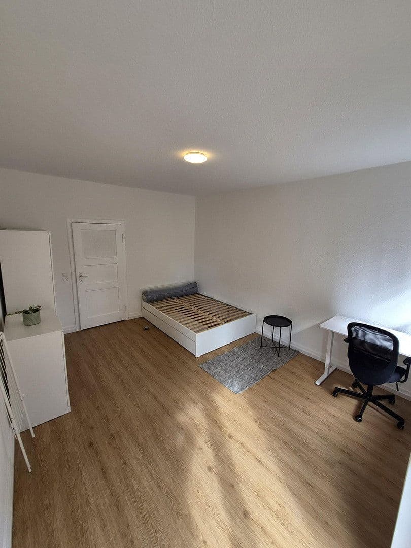 Prenájom bytu 3-izbový 80 m², Lorenzstr. 2, Karlsruhe, Bádensko-Wurttembersko Prenájom bytu 3-izbový 80 m², Lorenzstr. 2, Karlsruhe, Bádensko-Wurttembersko