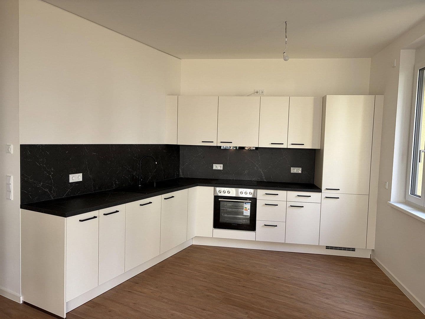 Prenájom bytu 2-izbový 61 m², Sonntagstr. 23, Berlin, Berlín Prenájom bytu 2-izbový 61 m², Sonntagstr. 23, Berlin, Berlín