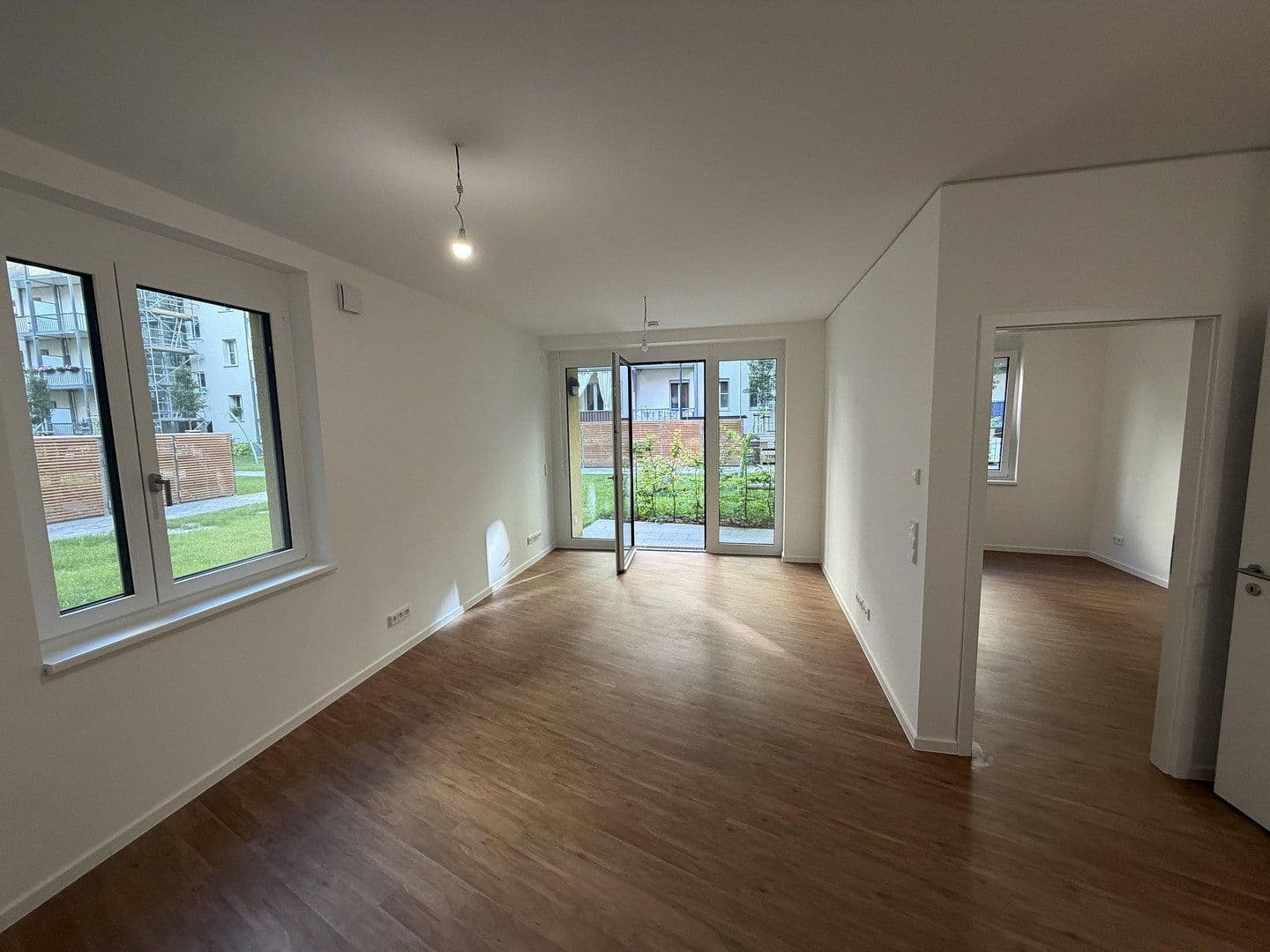 Prenájom bytu 2-izbový 61 m², Sonntagstr. 23, Berlin, Berlín Prenájom bytu 2-izbový 61 m², Sonntagstr. 23, Berlin, Berlín
