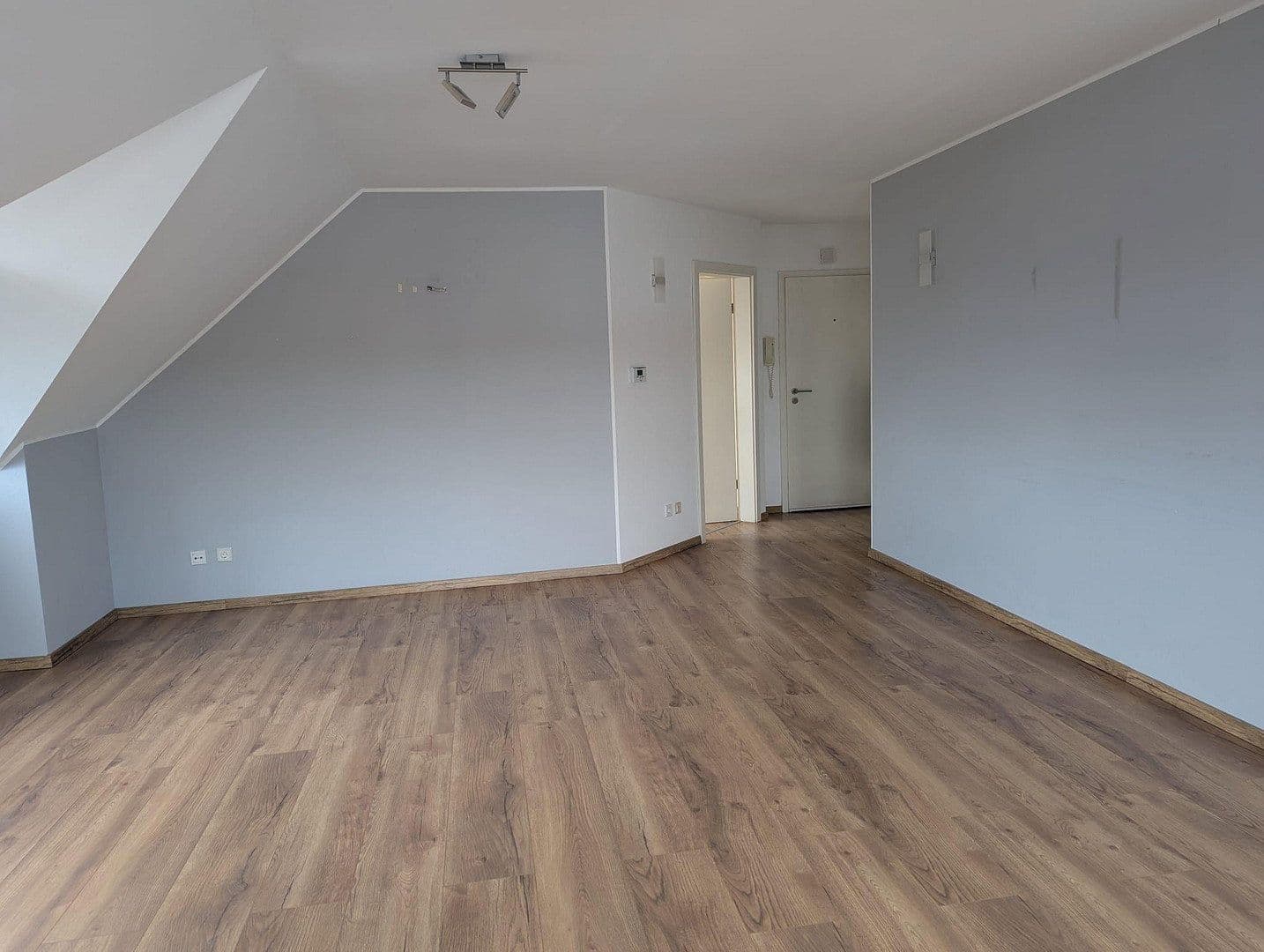 Predaj bytu 2-izbový 62 m², Nackenheim, Porýnie-Falcko Predaj bytu 2-izbový 62 m², Nackenheim, Porýnie-Falcko