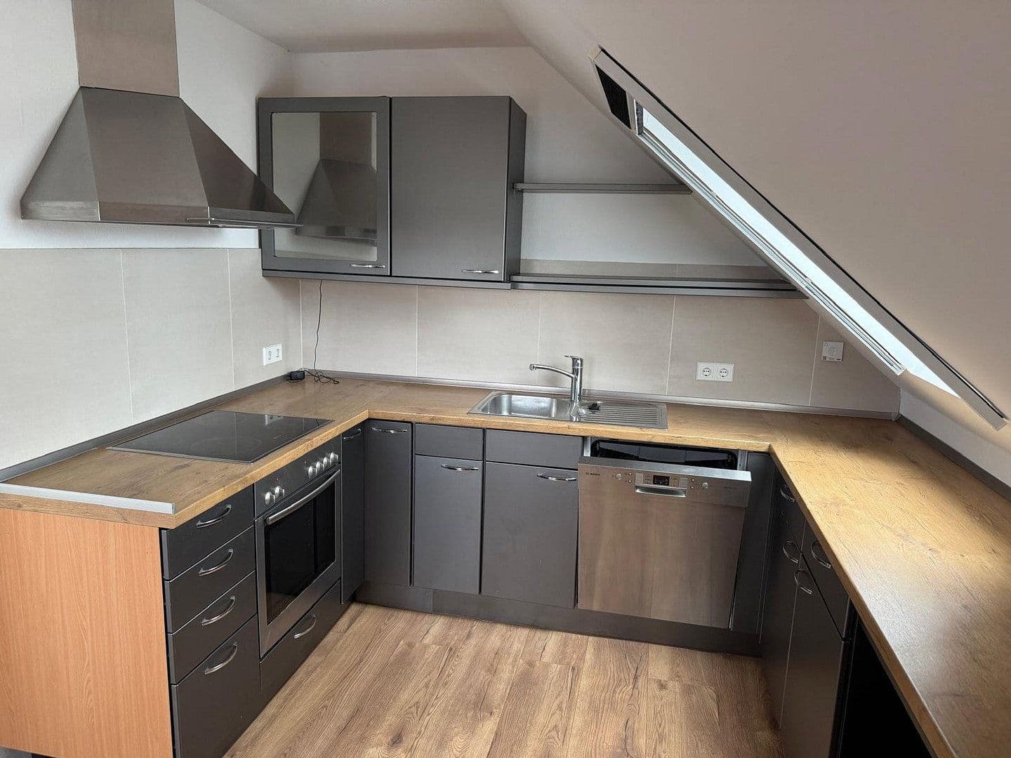 Predaj bytu 2-izbový 62 m², Nackenheim, Porýnie-Falcko Predaj bytu 2-izbový 62 m², Nackenheim, Porýnie-Falcko