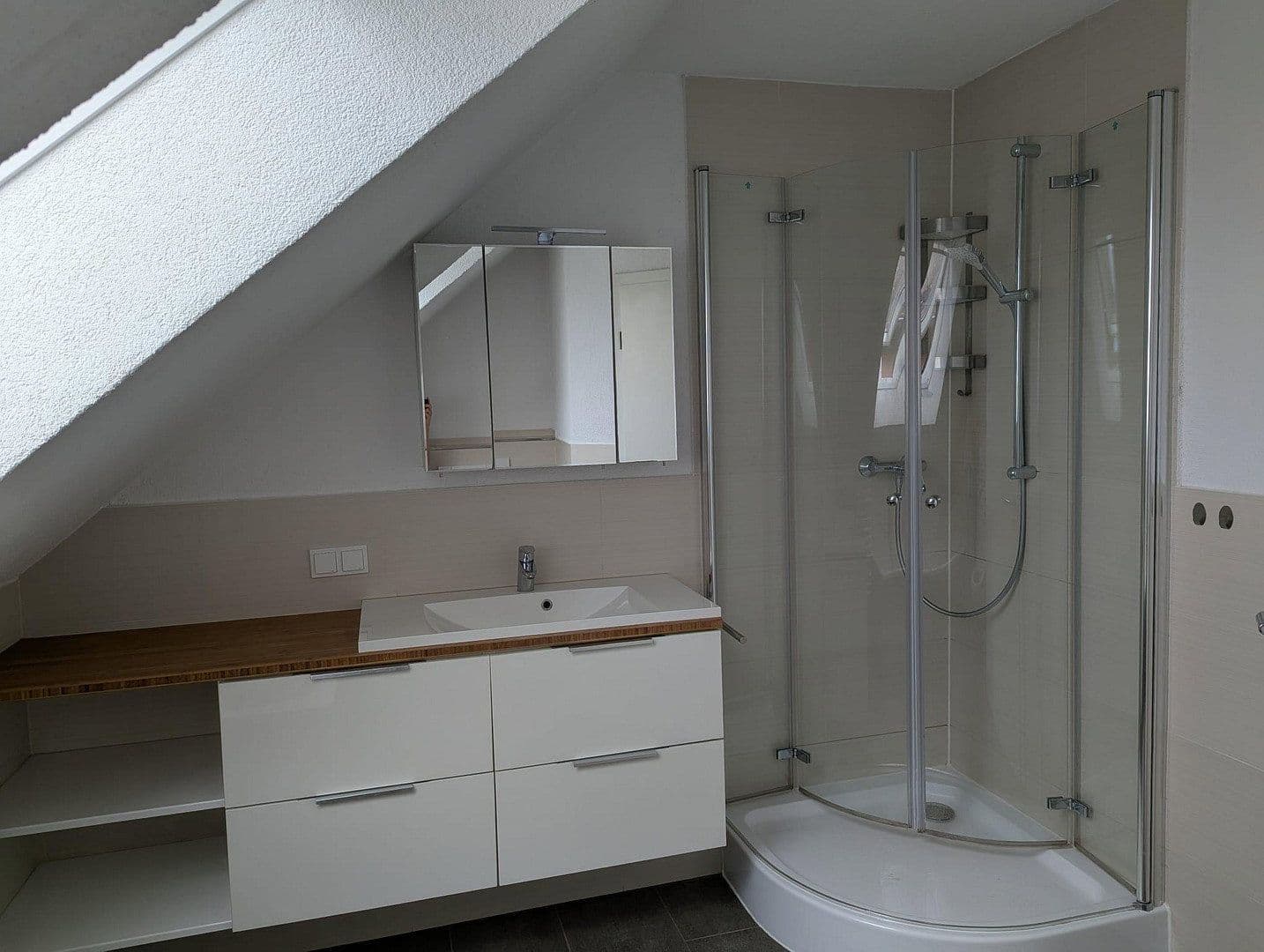 Predaj bytu 2-izbový 62 m², Nackenheim, Porýnie-Falcko Predaj bytu 2-izbový 62 m², Nackenheim, Porýnie-Falcko