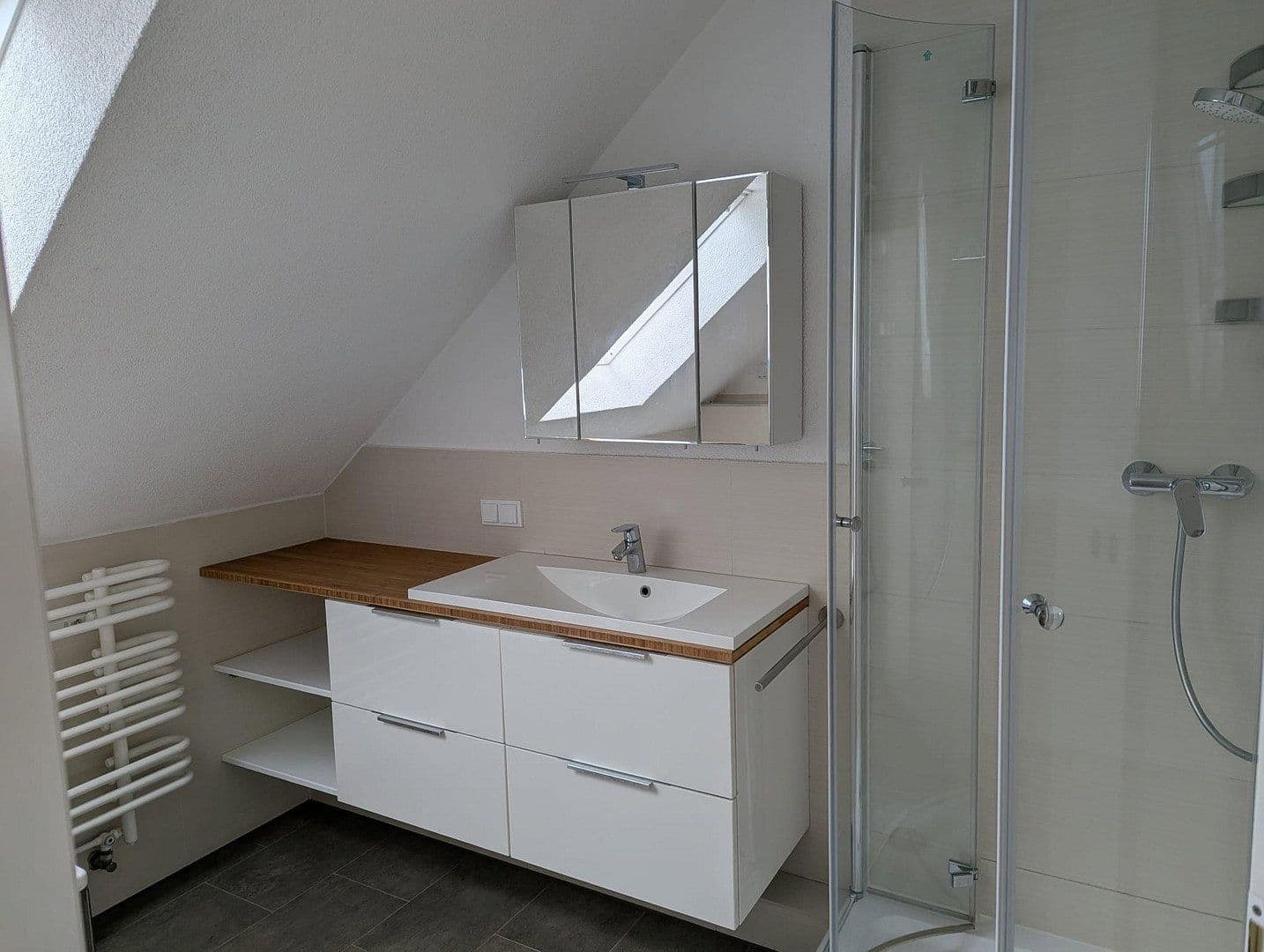 Predaj bytu 2-izbový 62 m², Nackenheim, Porýnie-Falcko Predaj bytu 2-izbový 62 m², Nackenheim, Porýnie-Falcko