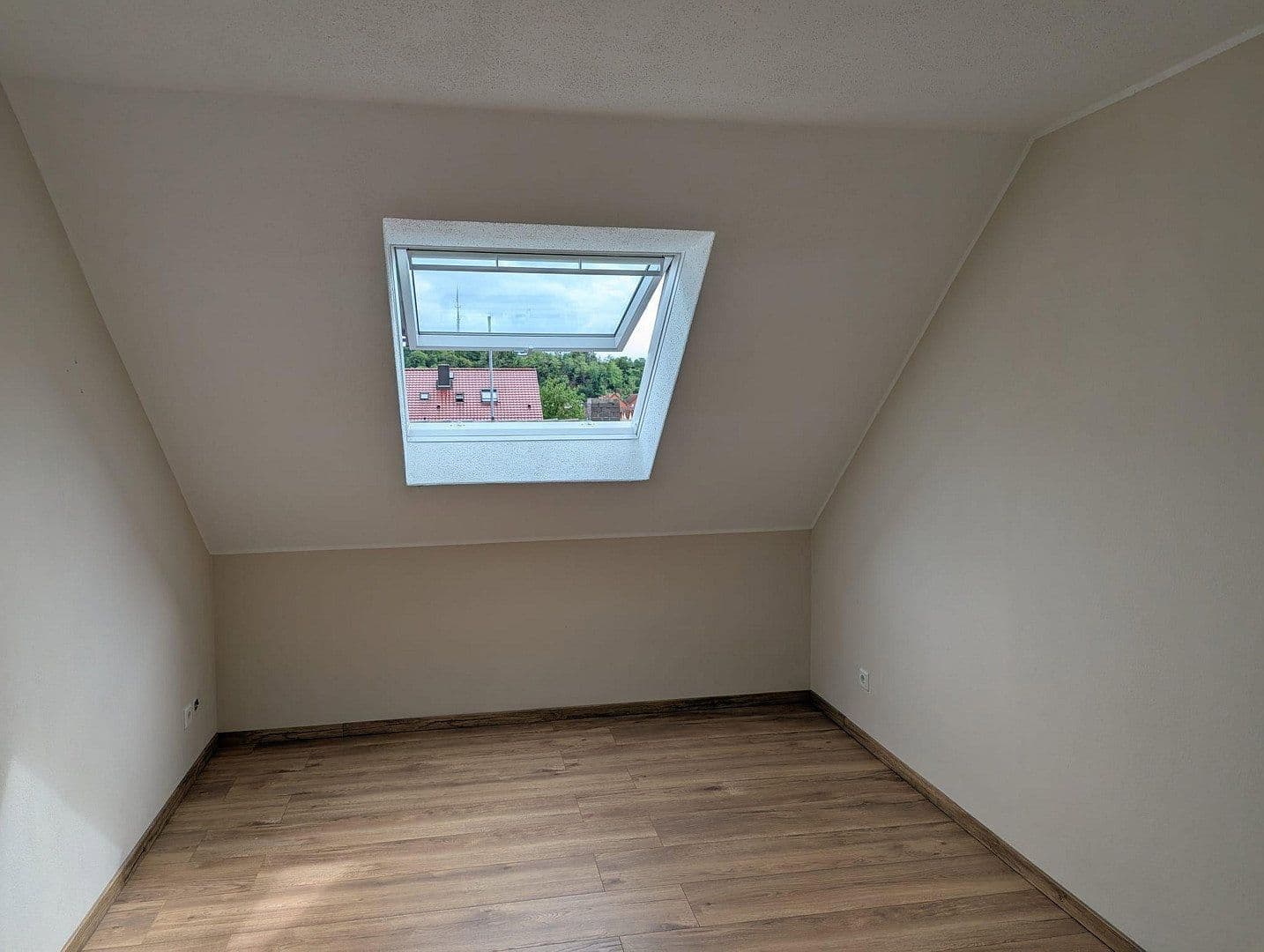Predaj bytu 2-izbový 62 m², Nackenheim, Porýnie-Falcko Predaj bytu 2-izbový 62 m², Nackenheim, Porýnie-Falcko