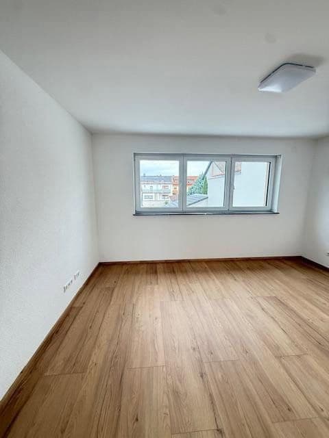 Prenájom bytu 3-izbový 65 m², Schubertstr 9, Ketsch, Bádensko-Wurttembersko Prenájom bytu 3-izbový 65 m², Schubertstr 9, Ketsch, Bádensko-Wurttembersko