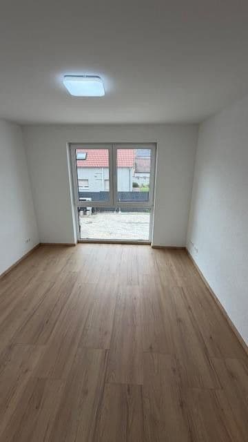 Prenájom bytu 2-izbový 58 m², Ketsch, Bádensko-Wurttembersko Prenájom bytu 2-izbový 58 m², Ketsch, Bádensko-Wurttembersko