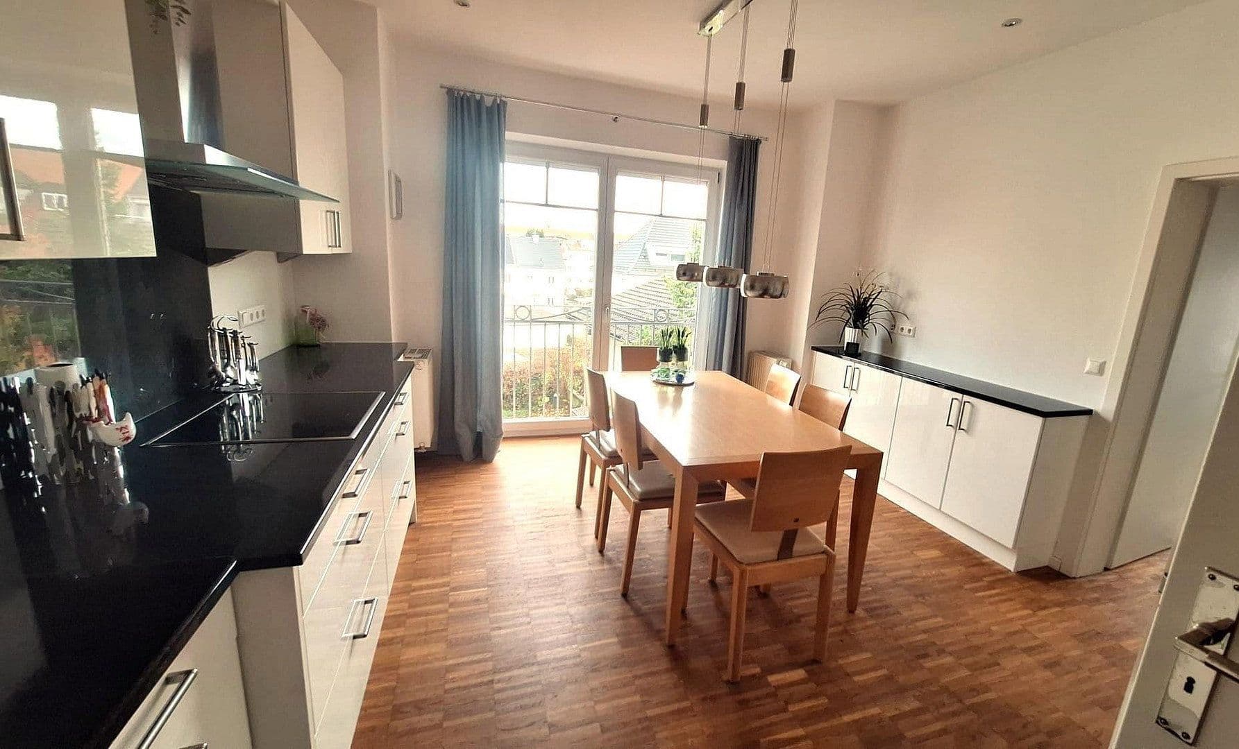 Prenájom bytu 3-izbový 115 m², Ellmaierstraße 6, Rosenheim, Bavorsko Prenájom bytu 3-izbový 115 m², Ellmaierstraße 6, Rosenheim, Bavorsko