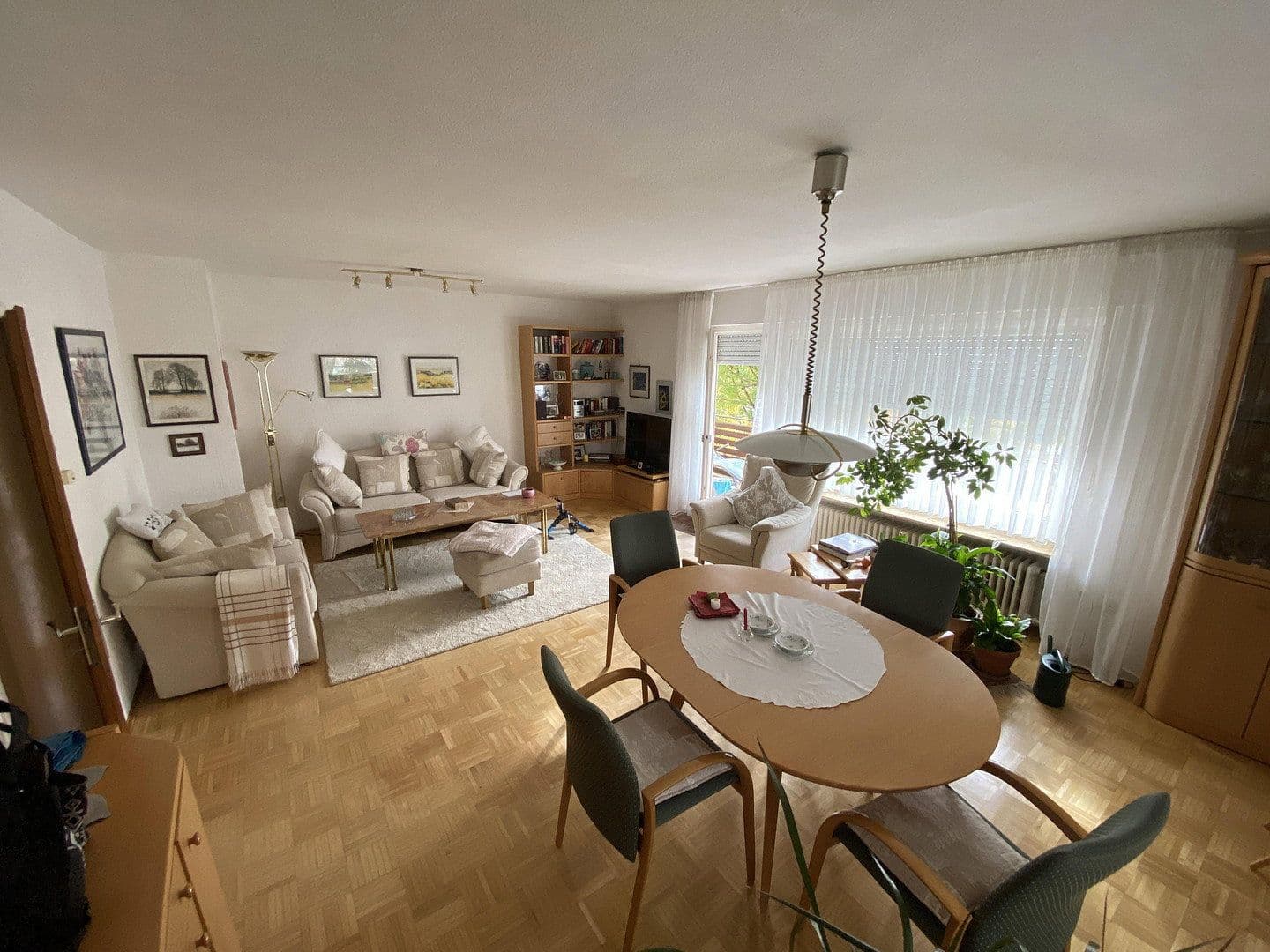 Predaj domu 240 m², pozemok 500 m², Marienbader Straße, Erlangen, Bavorsko Predaj domu 240 m², pozemok 500 m², Marienbader Straße, Erlangen, Bavorsko