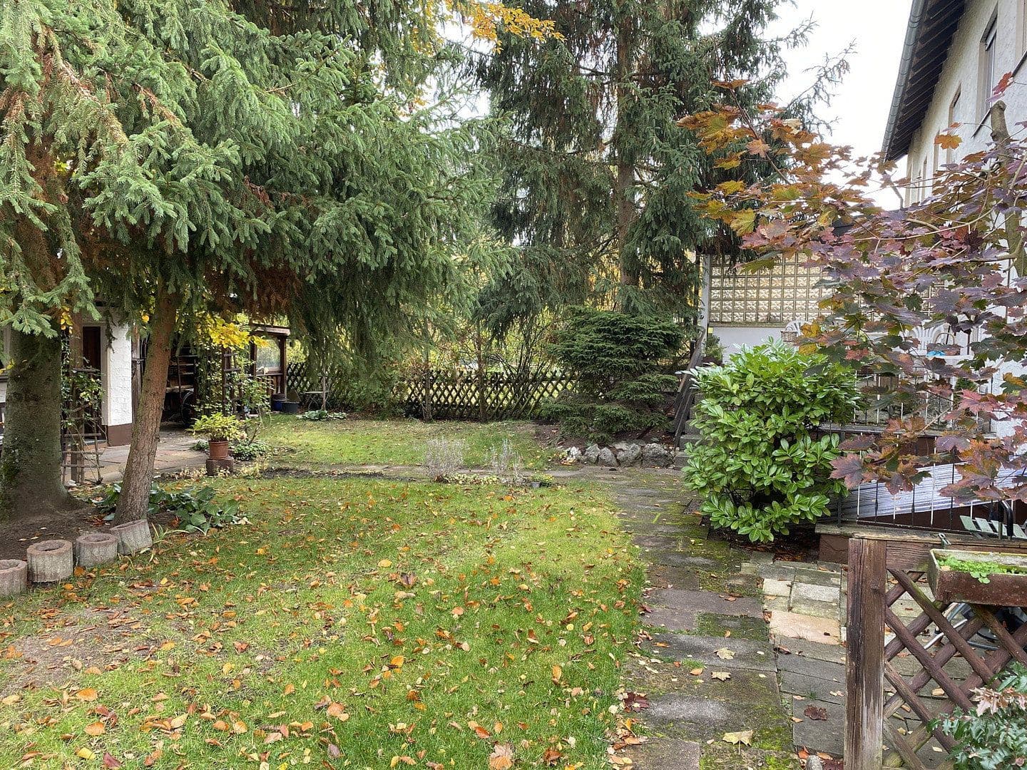 Predaj domu 240 m², pozemok 500 m², Marienbader Straße, Erlangen, Bavorsko Predaj domu 240 m², pozemok 500 m², Marienbader Straße, Erlangen, Bavorsko
