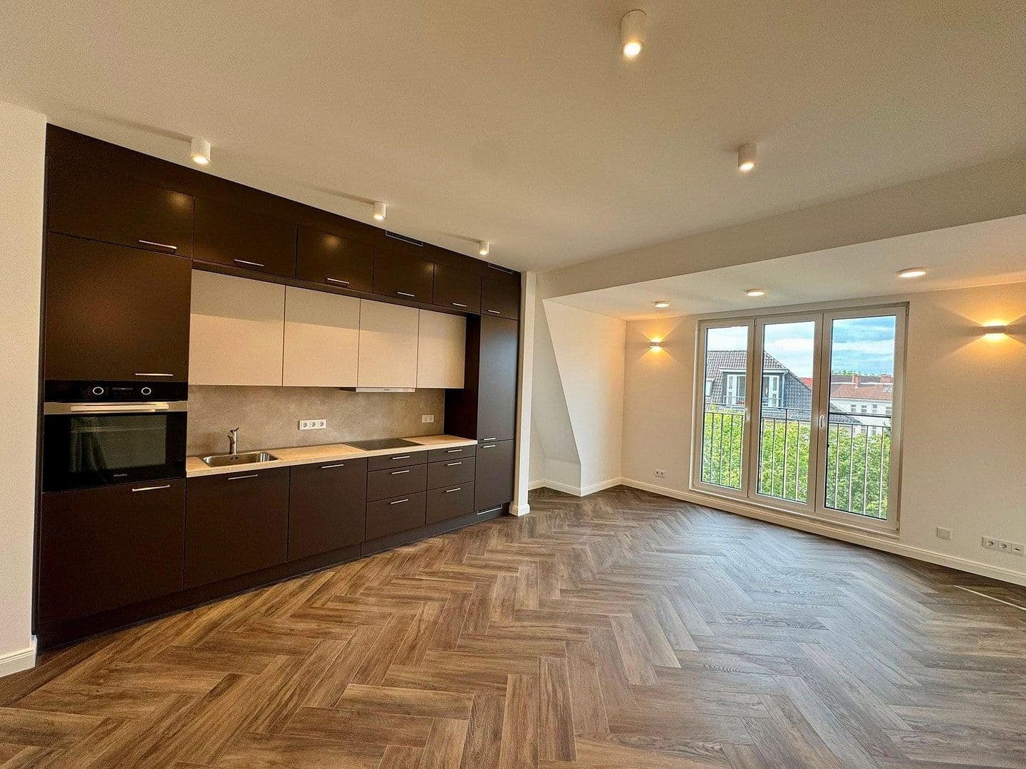 Prenájom bytu 3-izbový 108 m², Külzer Straße 2, Berlin, Berlín Prenájom bytu 3-izbový 108 m², Külzer Straße 2, Berlin, Berlín