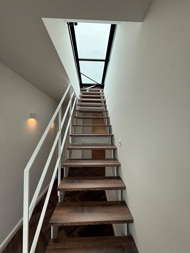 Prenájom bytu 3-izbový 108 m², Külzer Straße 2, Berlin, Berlín Prenájom bytu 3-izbový 108 m², Külzer Straße 2, Berlin, Berlín