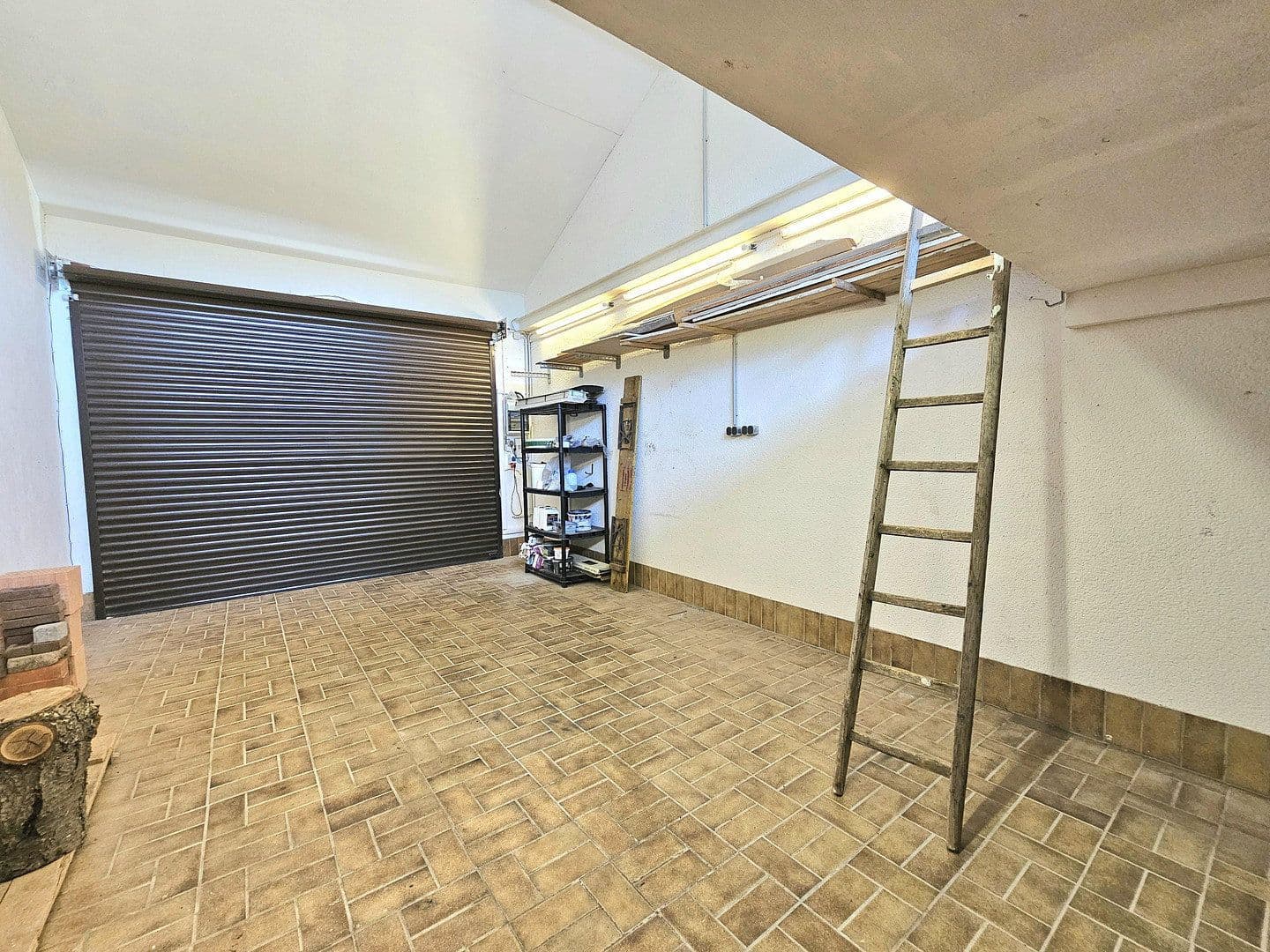 Prenájom bytu 3-izbový 155 m², Feldstraße 3, Bad Soden-Salmünster, Hesensko Prenájom bytu 3-izbový 155 m², Feldstraße 3, Bad Soden-Salmünster, Hesensko