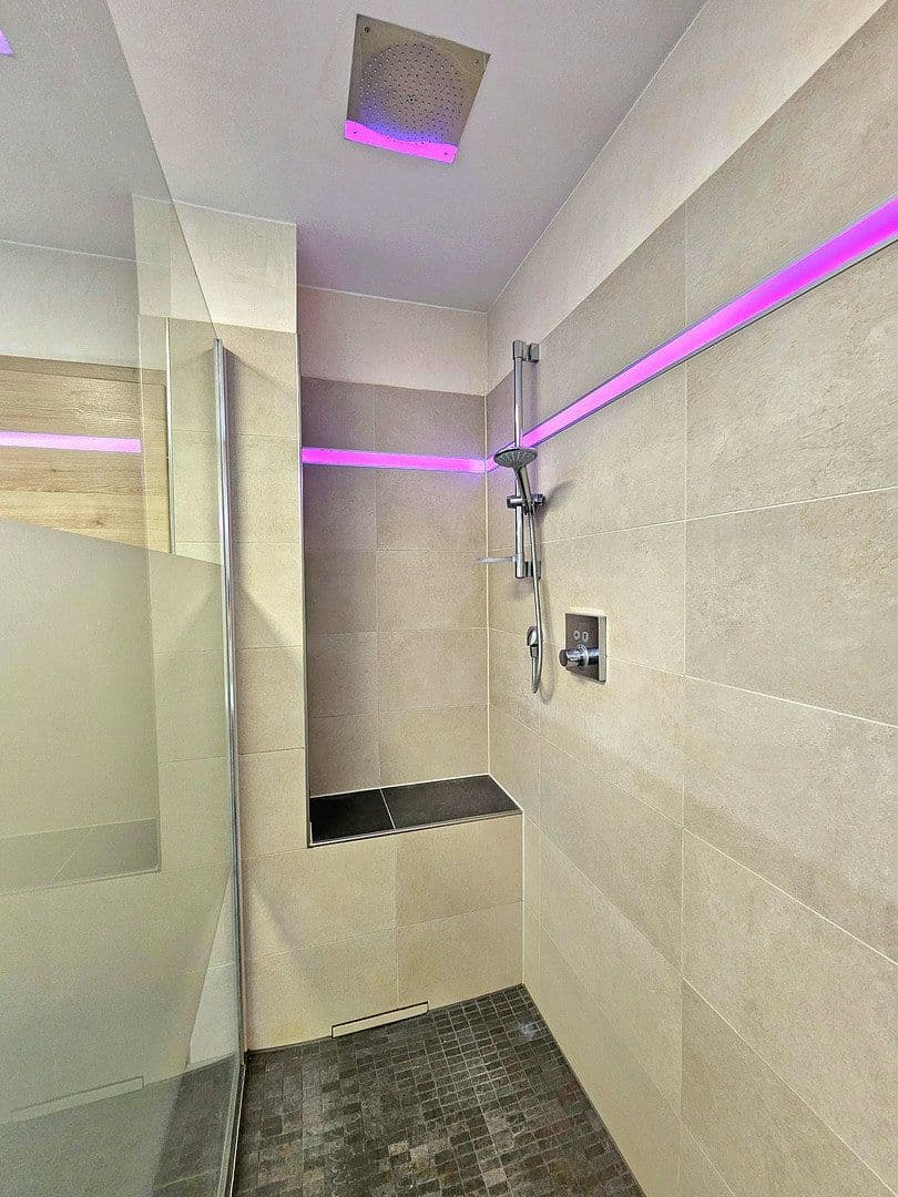 Prenájom bytu 3-izbový 155 m², Feldstraße 3, Bad Soden-Salmünster, Hesensko Prenájom bytu 3-izbový 155 m², Feldstraße 3, Bad Soden-Salmünster, Hesensko