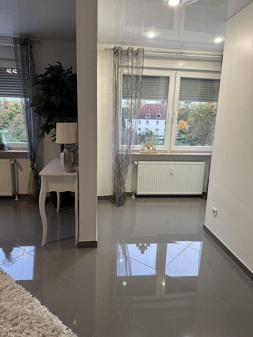 Prenájom bytu 6-izbový 165 m², Leverkusen, Severné Porýnie - Westfálsko Prenájom bytu 6-izbový 165 m², Leverkusen, Severné Porýnie - Westfálsko