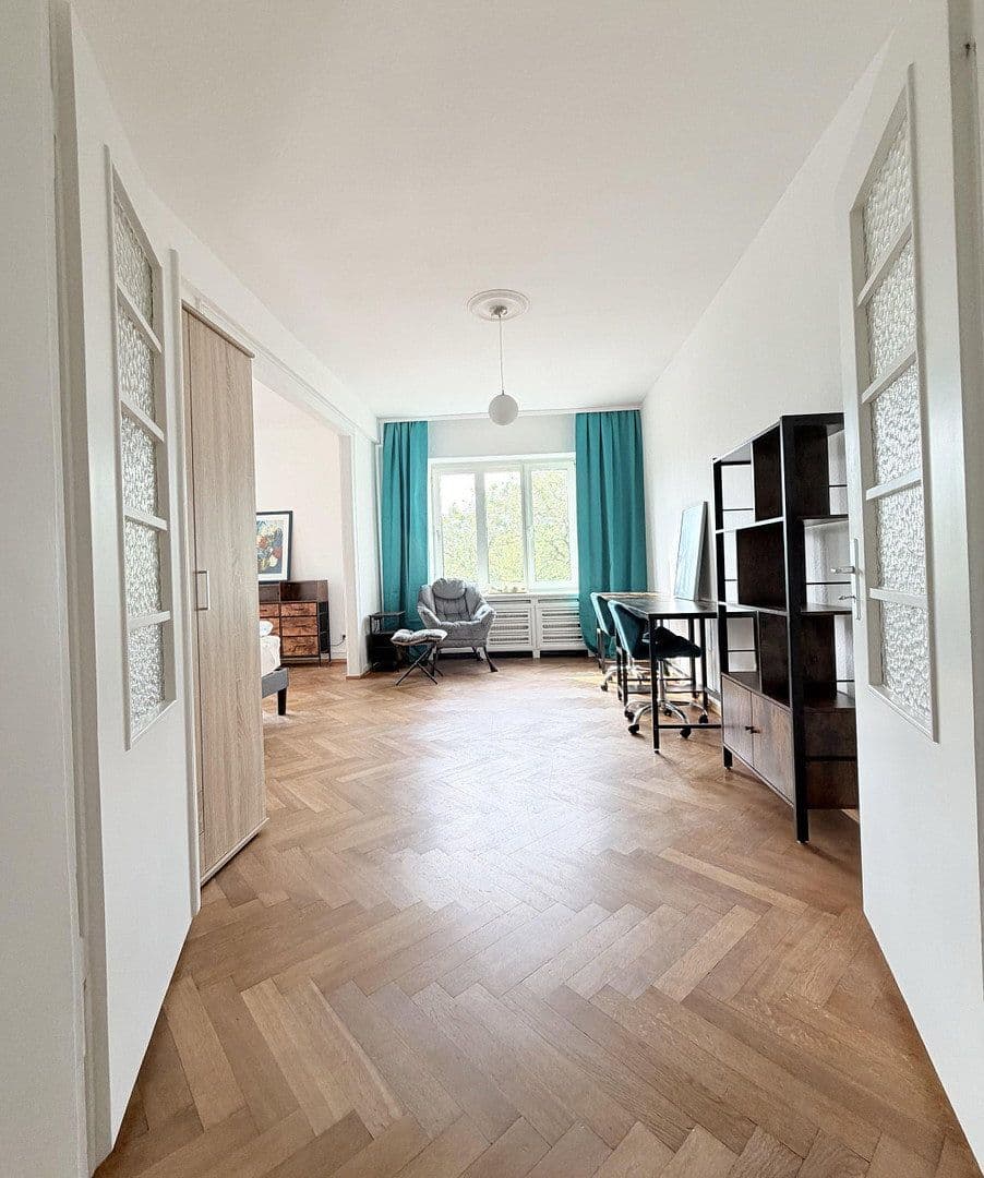 Prenájom bytu 95 m², Uerdinger Str., Düsseldorf, Severné Porýnie - Westfálsko Prenájom bytu 95 m², Uerdinger Str., Düsseldorf, Severné Porýnie - Westfálsko