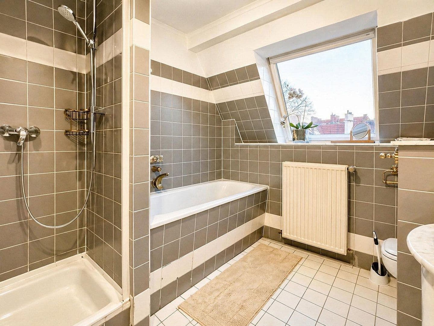 Predaj bytu 2-izbový 91 m², Blumenthalstrasse 13, Berlin, Berlín Predaj bytu 2-izbový 91 m², Blumenthalstrasse 13, Berlin, Berlín