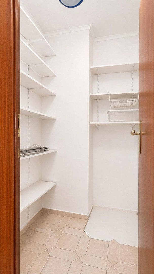 Predaj bytu 2-izbový 91 m², Blumenthalstrasse 13, Berlin, Berlín Predaj bytu 2-izbový 91 m², Blumenthalstrasse 13, Berlin, Berlín