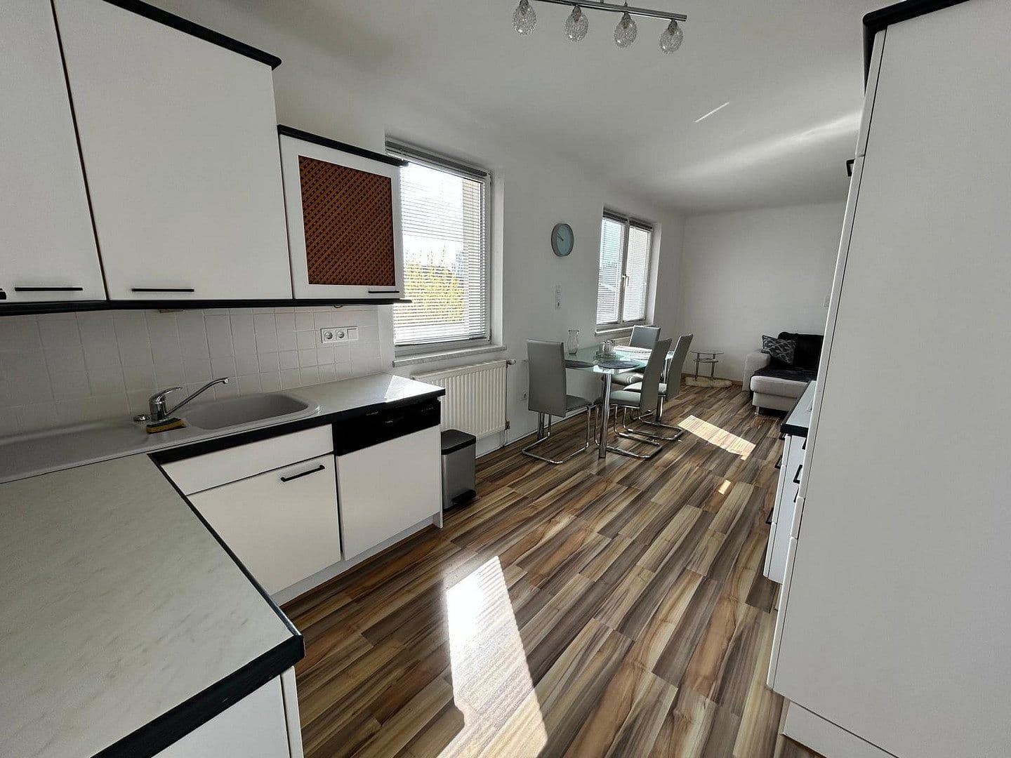 Prenájom domu 130 m², pozemok 589 m², Maria Lourd Weg 9, Enzersfel im Weinviertel, Dolné Rakúsko Prenájom domu 130 m², pozemok 589 m², Maria Lourd Weg 9, Enzersfel im Weinviertel, Dolné Rakúsko