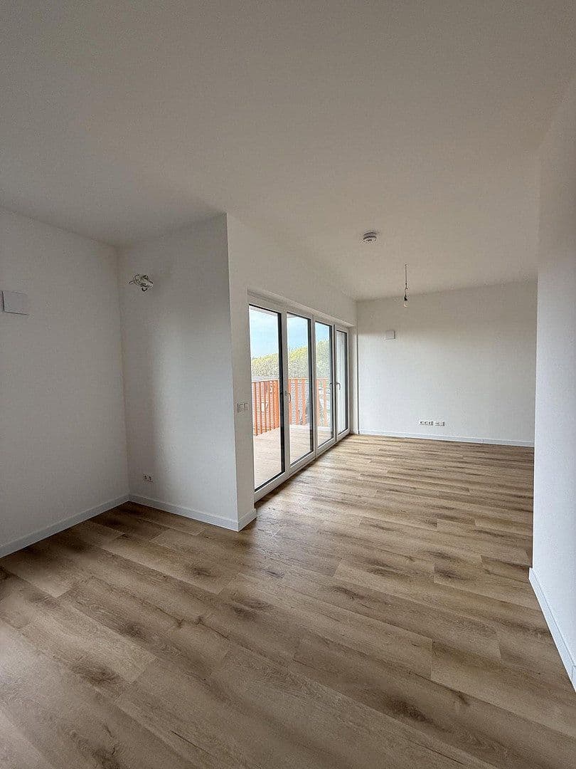 Prenájom bytu 4-izbový 110 m², Alt-Biesdorf 49, Berlin, Berlín Prenájom bytu 4-izbový 110 m², Alt-Biesdorf 49, Berlin, Berlín