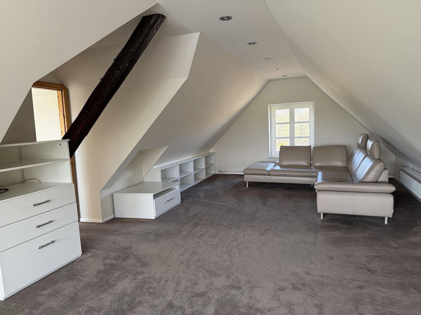 Predaj domu 445 m², pozemok 1.775 m², Wentorf (Amt Sandesneben), Šlezvicko-Holštajnsko Predaj domu 445 m², pozemok 1.775 m², Wentorf (Amt Sandesneben), Šlezvicko-Holštajnsko