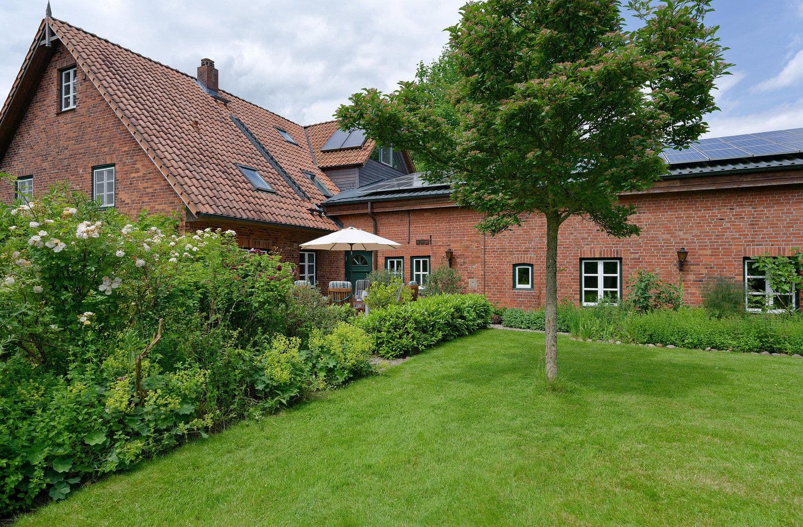 Predaj domu 445 m², pozemok 1.775 m², Wentorf (Amt Sandesneben), Šlezvicko-Holštajnsko Predaj domu 445 m², pozemok 1.775 m², Wentorf (Amt Sandesneben), Šlezvicko-Holštajnsko
