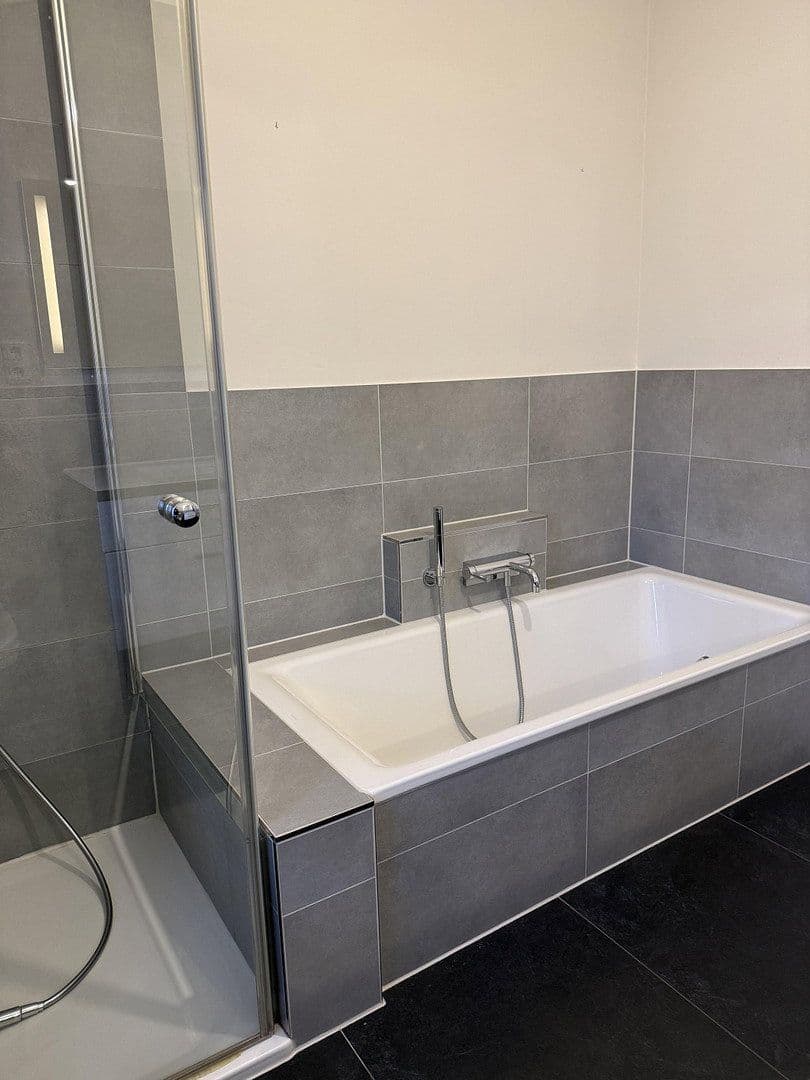 Predaj domu 445 m², pozemok 1.775 m², Wentorf (Amt Sandesneben), Šlezvicko-Holštajnsko Predaj domu 445 m², pozemok 1.775 m², Wentorf (Amt Sandesneben), Šlezvicko-Holštajnsko