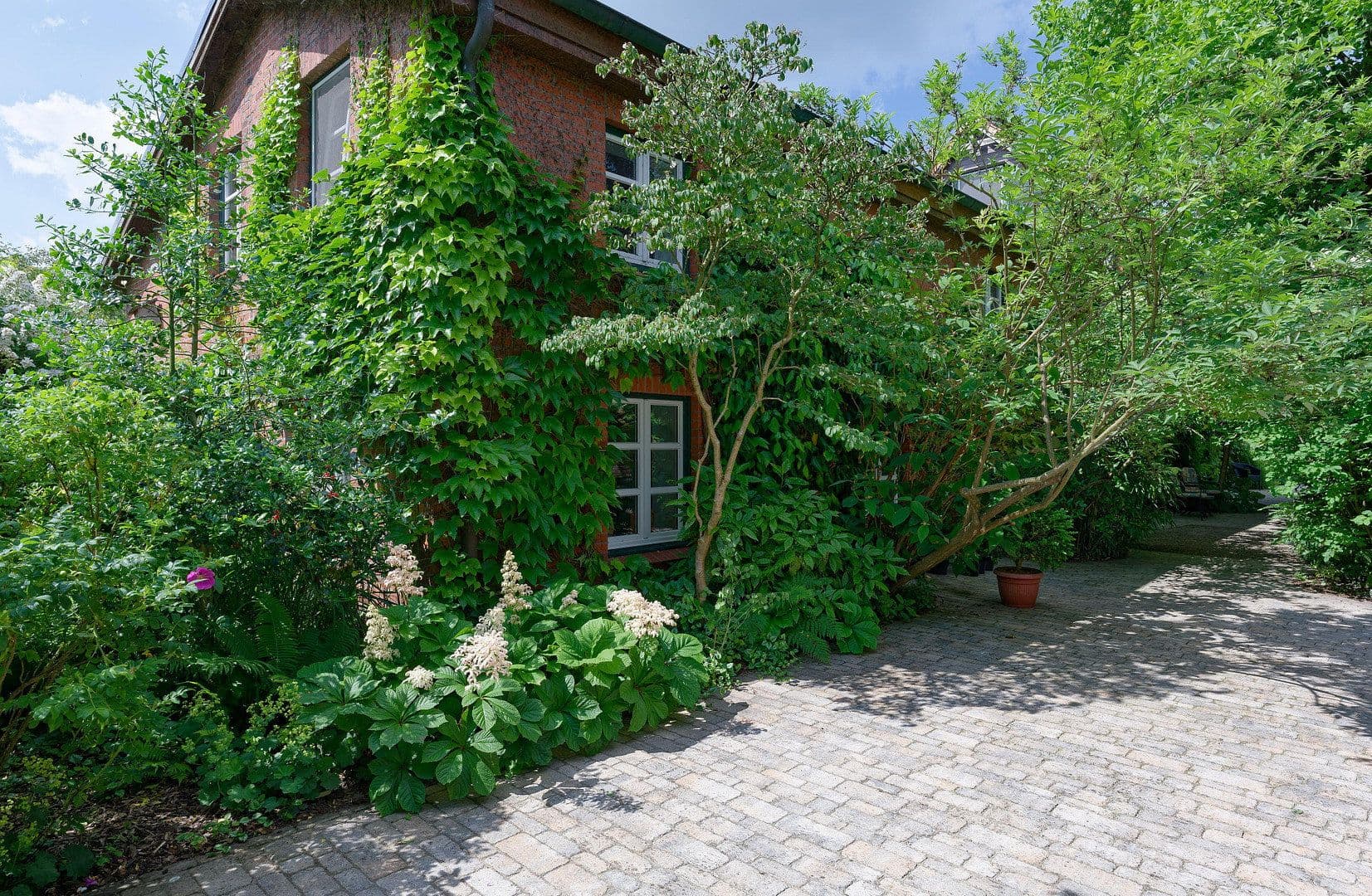 Predaj domu 445 m², pozemok 1.775 m², Wentorf (Amt Sandesneben), Šlezvicko-Holštajnsko Predaj domu 445 m², pozemok 1.775 m², Wentorf (Amt Sandesneben), Šlezvicko-Holštajnsko