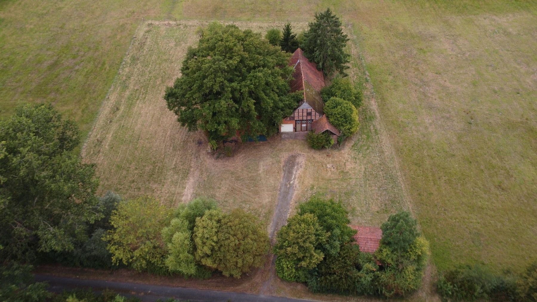 Predaj domu 160 m², pozemok 5.000 m², Stemwede, Severné Porýnie - Westfálsko Predaj domu 160 m², pozemok 5.000 m², Stemwede, Severné Porýnie - Westfálsko