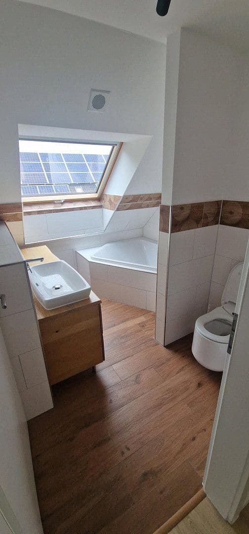 Prenájom domu 145 m², pozemok 150 m², Weydemeyerstr 180a, Chemnitz, Sasko Prenájom domu 145 m², pozemok 150 m², Weydemeyerstr 180a, Chemnitz, Sasko