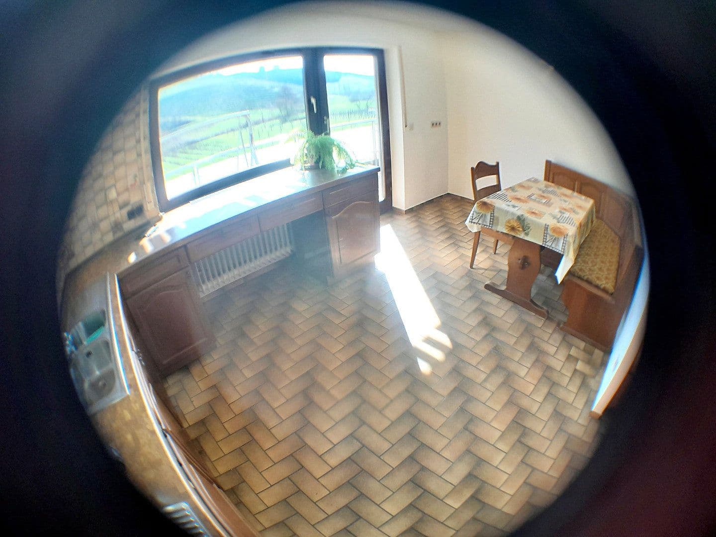 Prenájom bytu 3-izbový 100 m², Oberkirch, Bádensko-Wurttembersko Prenájom bytu 3-izbový 100 m², Oberkirch, Bádensko-Wurttembersko