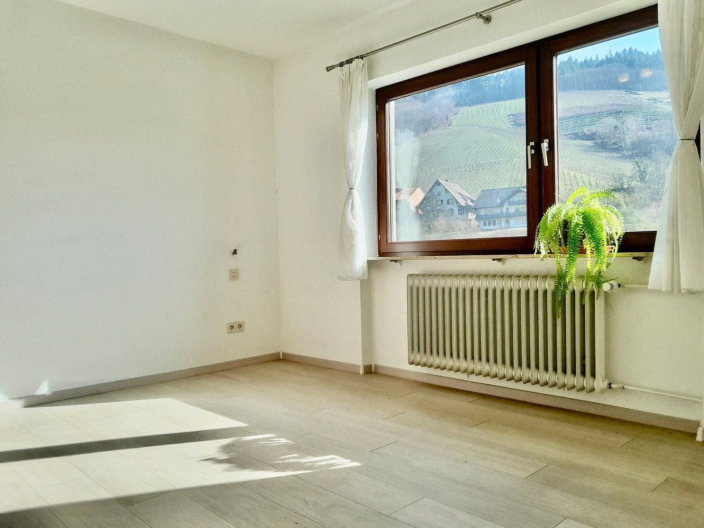 Prenájom bytu 3-izbový 100 m², Oberkirch, Bádensko-Wurttembersko Prenájom bytu 3-izbový 100 m², Oberkirch, Bádensko-Wurttembersko