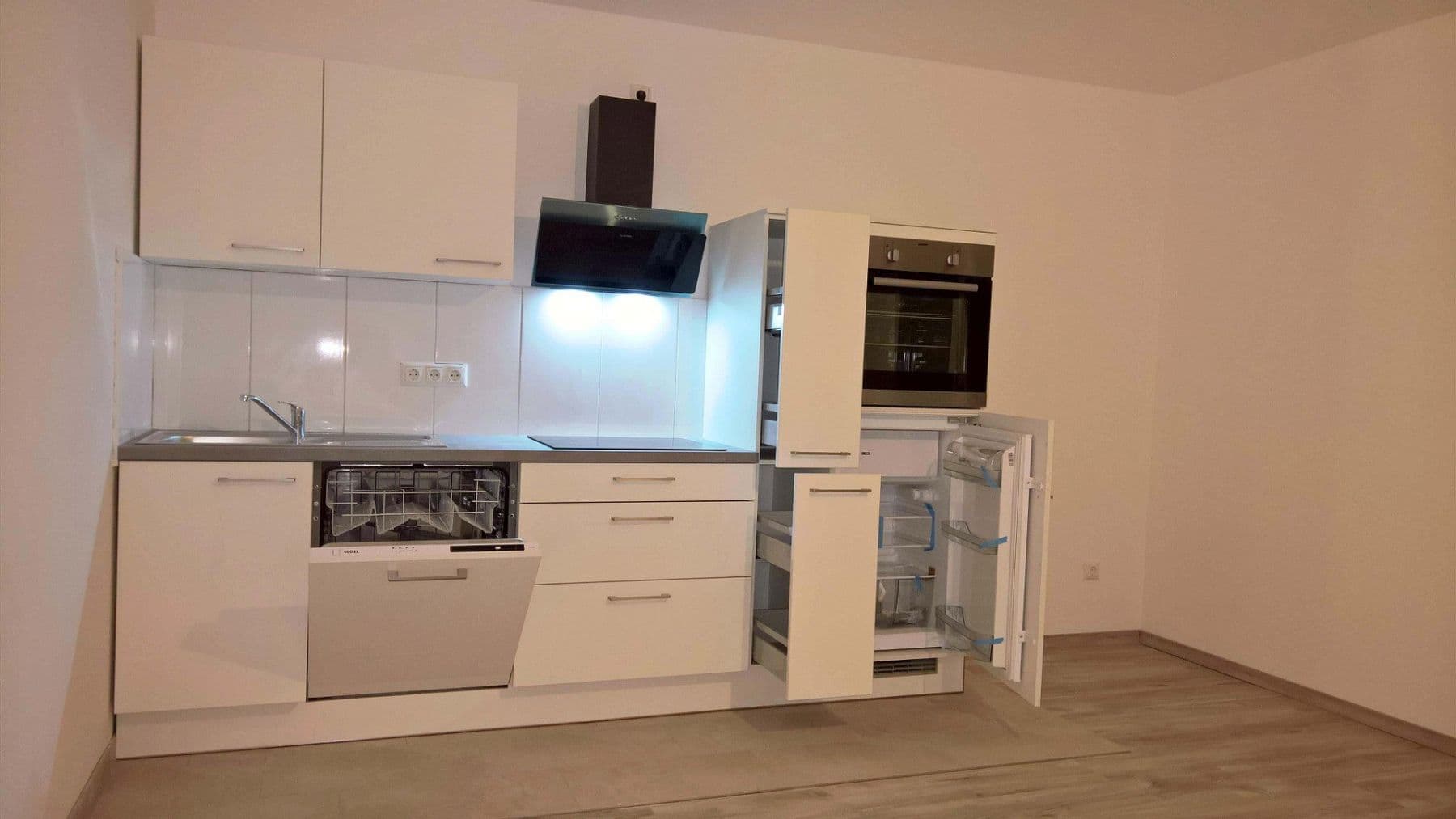 Prenájom bytu 3-izbový 60 m², Kelsterbach, Hesensko Prenájom bytu 3-izbový 60 m², Kelsterbach, Hesensko