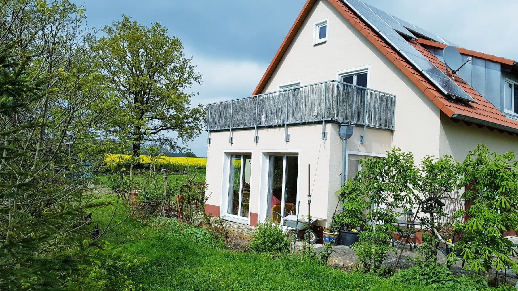 Predaj domu 160 m², pozemok 1.877 m², Höttingen, Bavorsko Predaj domu 160 m², pozemok 1.877 m², Höttingen, Bavorsko