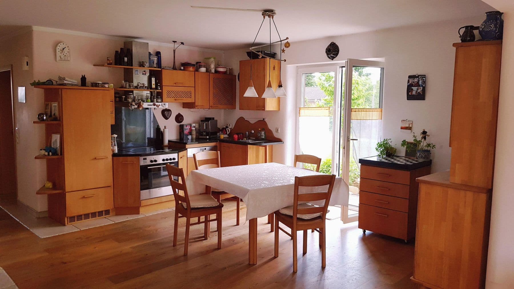 Predaj domu 160 m², pozemok 1.877 m², Höttingen, Bavorsko Predaj domu 160 m², pozemok 1.877 m², Höttingen, Bavorsko