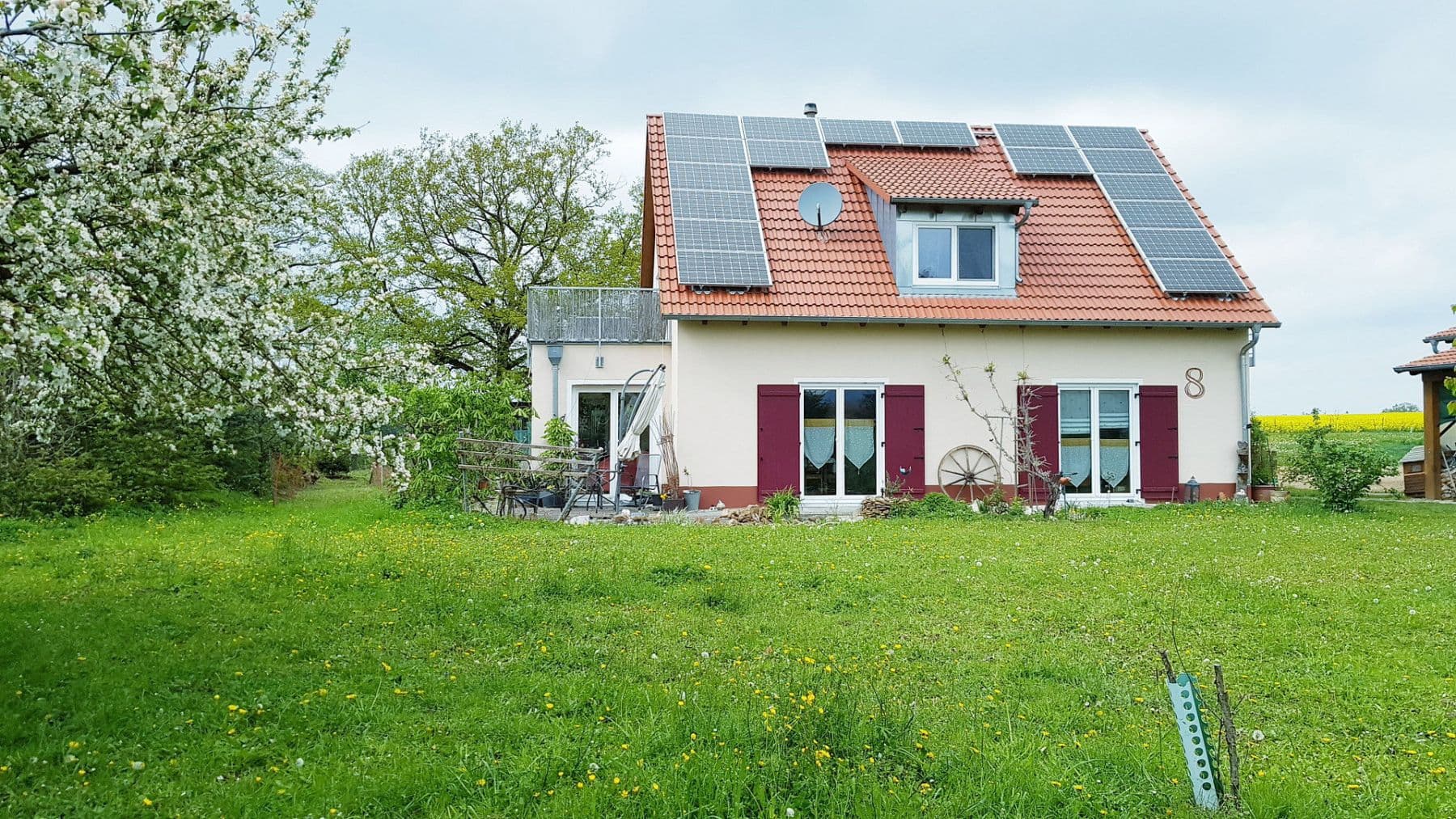 Predaj domu 160 m², pozemok 1.877 m², Höttingen, Bavorsko Predaj domu 160 m², pozemok 1.877 m², Höttingen, Bavorsko