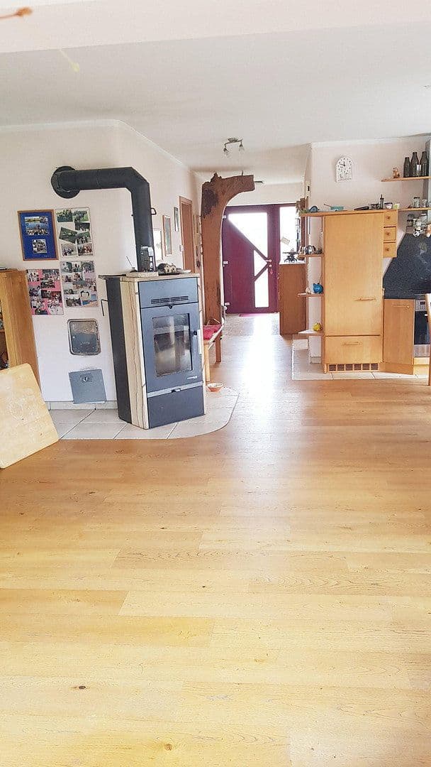 Predaj domu 160 m², pozemok 1.877 m², Höttingen, Bavorsko Predaj domu 160 m², pozemok 1.877 m², Höttingen, Bavorsko
