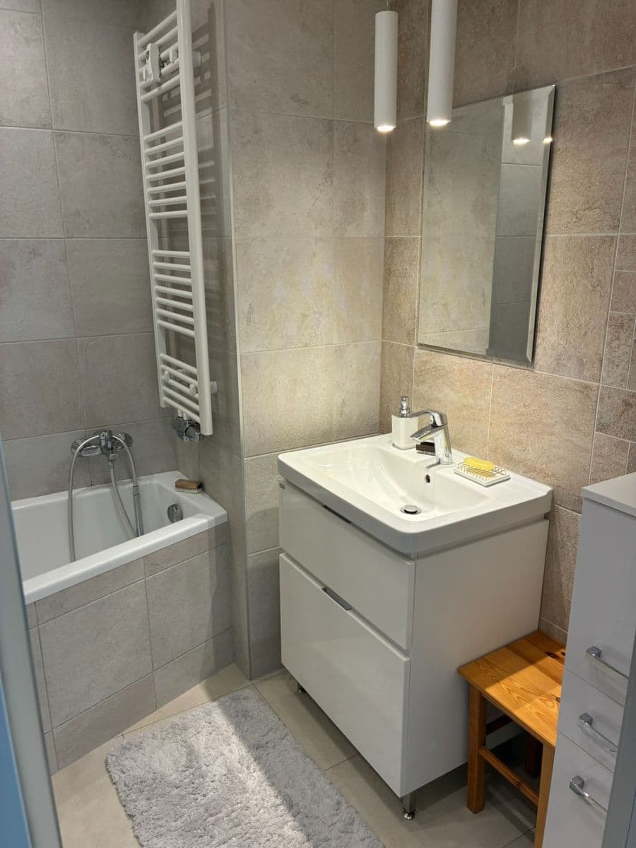 Prenájom bytu 2-izbový 67 m², Kladenská, Praha, Praha Prenájom bytu 2-izbový 67 m², Kladenská, Praha, Praha