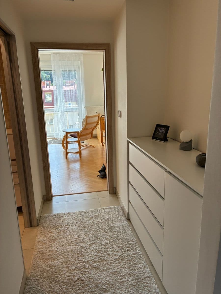 Prenájom bytu 2-izbový 67 m², Kladenská, Praha, Praha Prenájom bytu 2-izbový 67 m², Kladenská, Praha, Praha