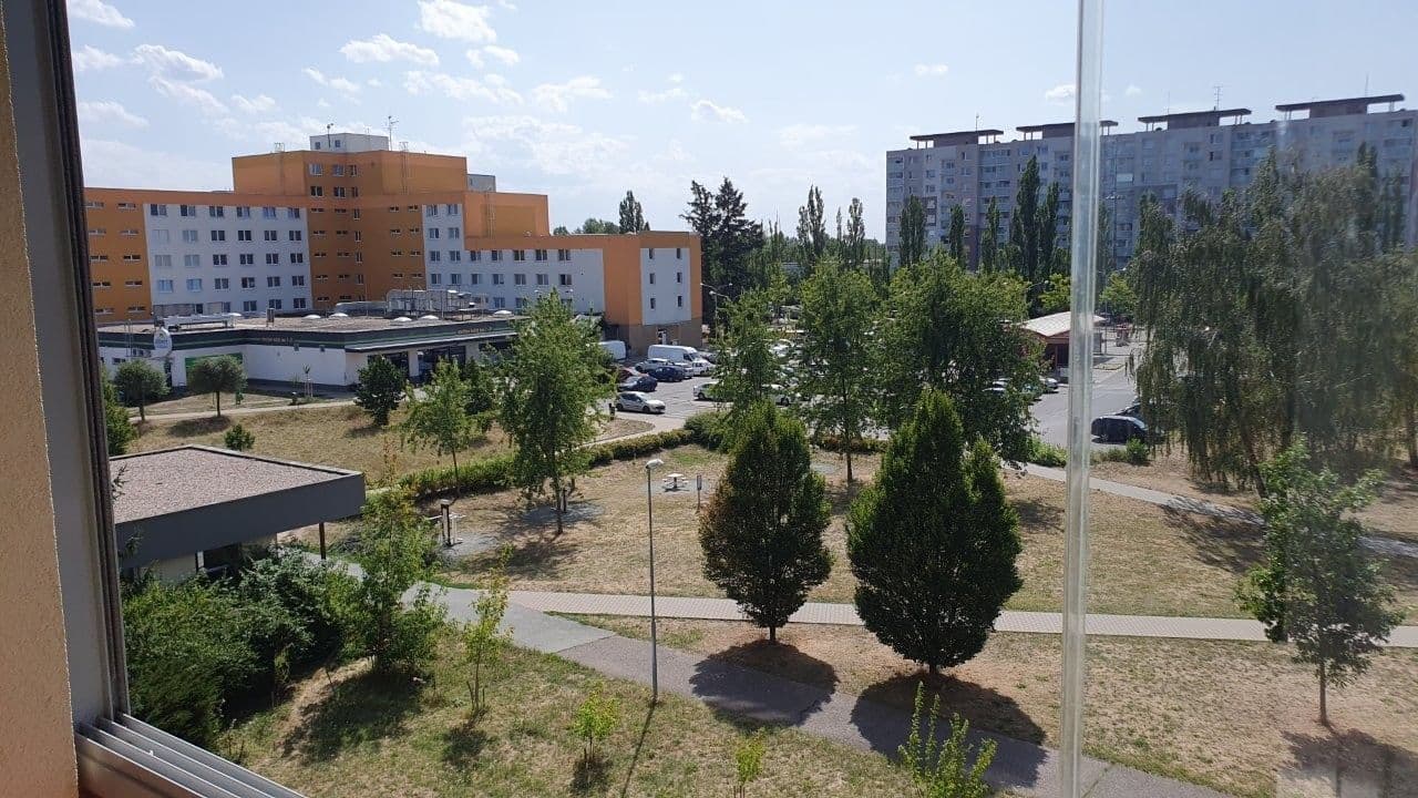 Prenájom bytu 1-izbový 32 m², Jana Masaryka, Hradec Králové, Královéhradecký kraj Prenájom bytu 1-izbový 32 m², Jana Masaryka, Hradec Králové, Královéhradecký kraj