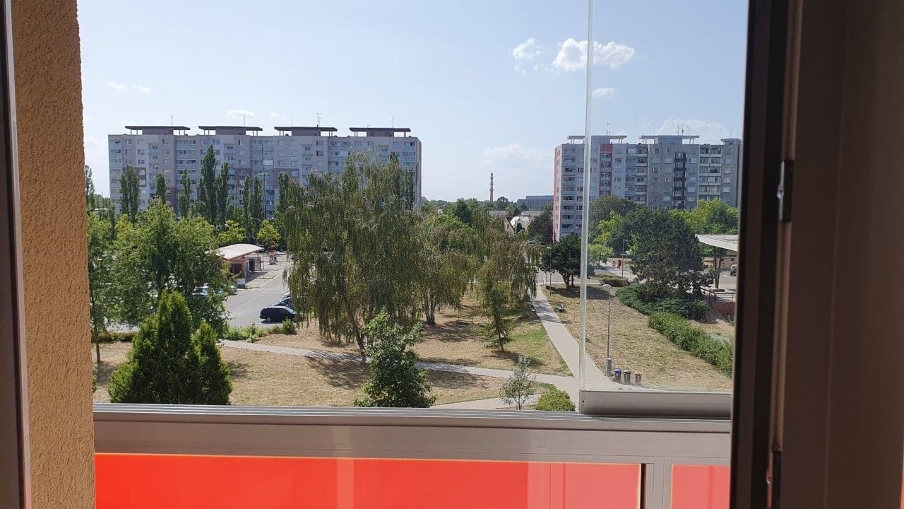 Prenájom bytu 1-izbový 32 m², Jana Masaryka, Hradec Králové, Královéhradecký kraj Prenájom bytu 1-izbový 32 m², Jana Masaryka, Hradec Králové, Královéhradecký kraj