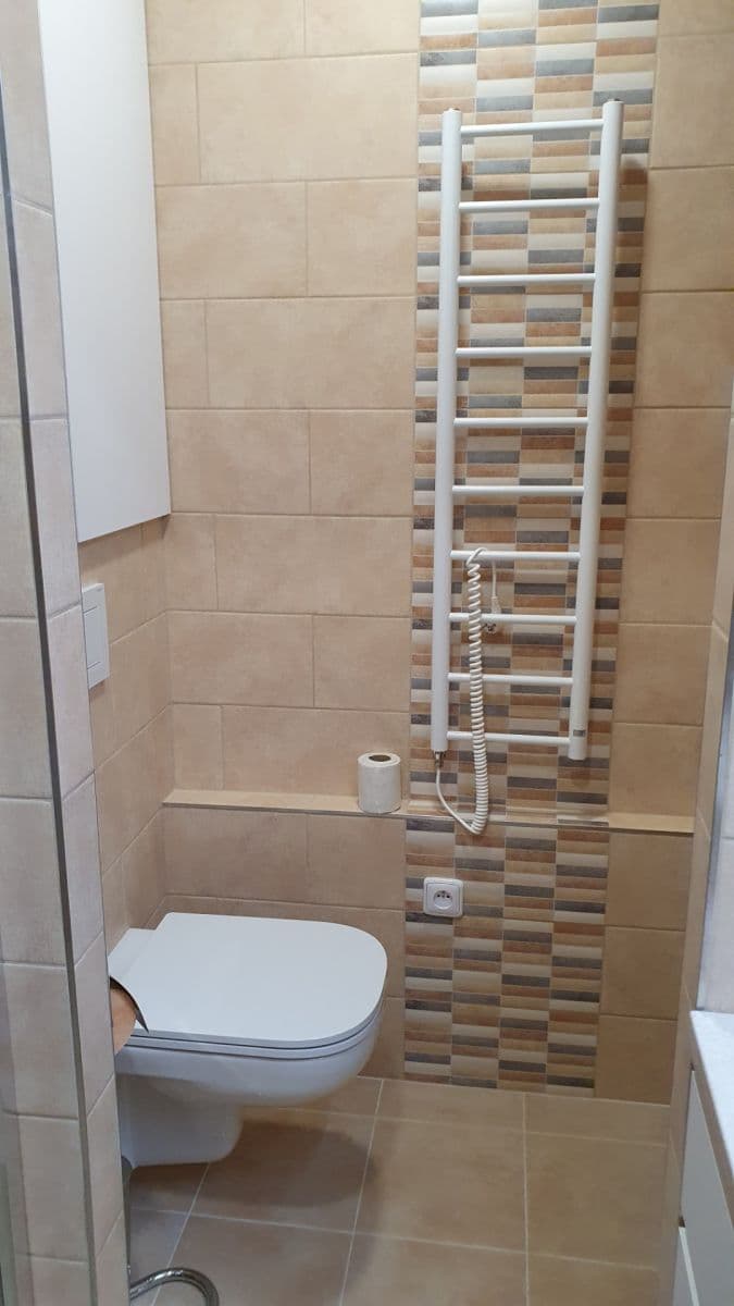 Prenájom bytu 1-izbový 32 m², Jana Masaryka, Hradec Králové, Královéhradecký kraj Prenájom bytu 1-izbový 32 m², Jana Masaryka, Hradec Králové, Královéhradecký kraj
