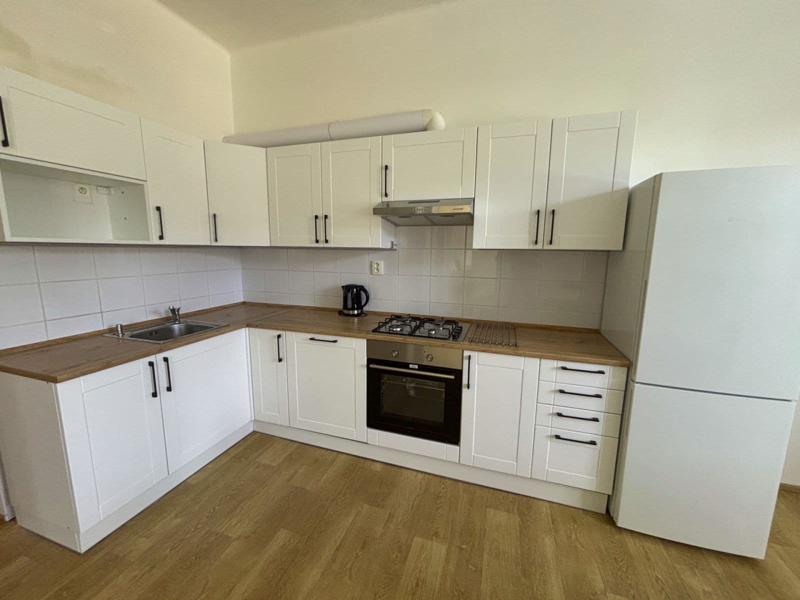 Prenájom bytu 2-izbový 65 m², Jiráskova, Pardubice, Pardubický kraj Prenájom bytu 2-izbový 65 m², Jiráskova, Pardubice, Pardubický kraj