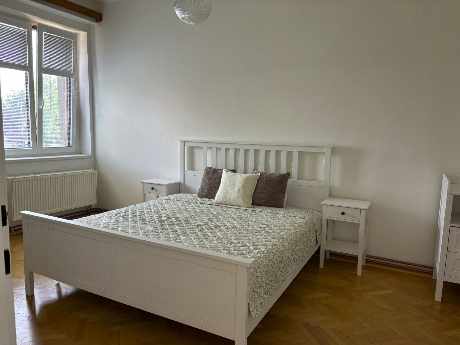 Prenájom bytu 2-izbový 65 m², Jiráskova, Pardubice, Pardubický kraj Prenájom bytu 2-izbový 65 m², Jiráskova, Pardubice, Pardubický kraj