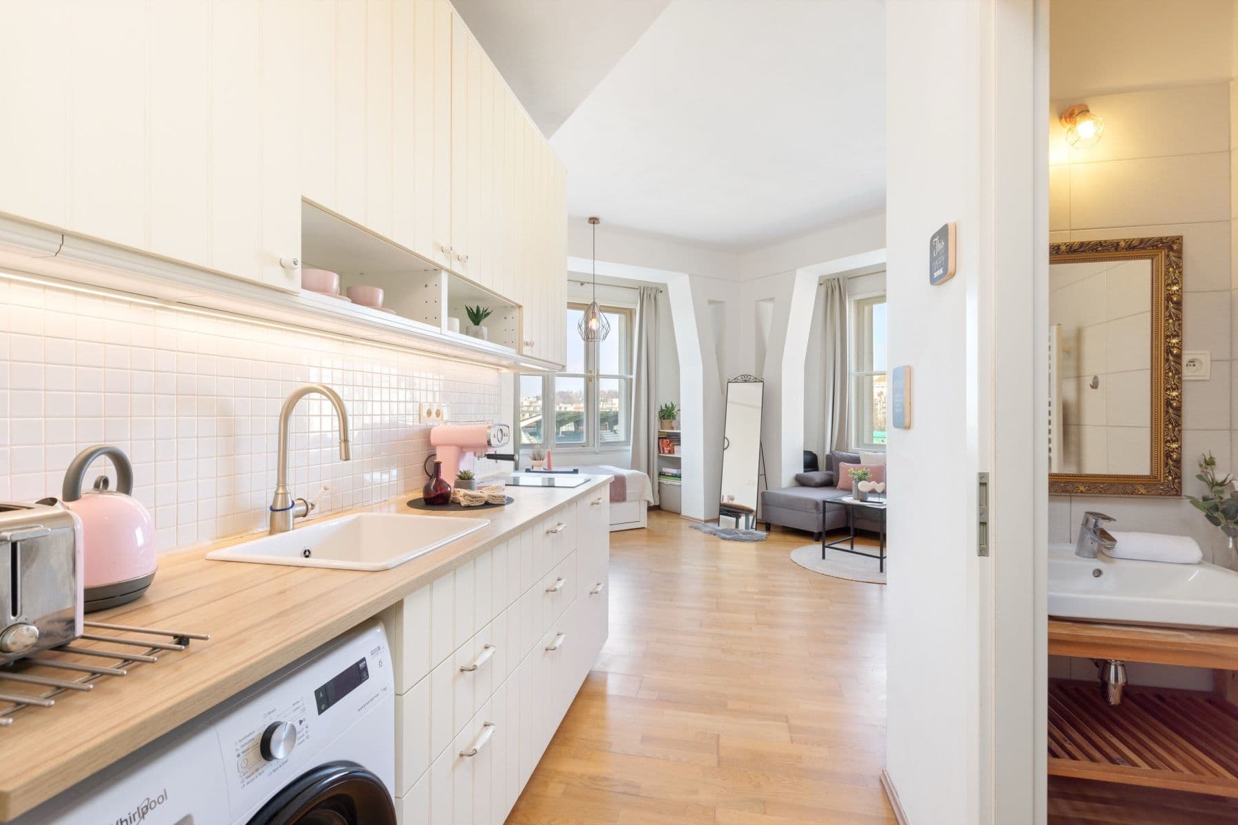 Prenájom bytu 34 m², Sportovní, Praha, Praha Prenájom bytu 34 m², Sportovní, Praha, Praha
