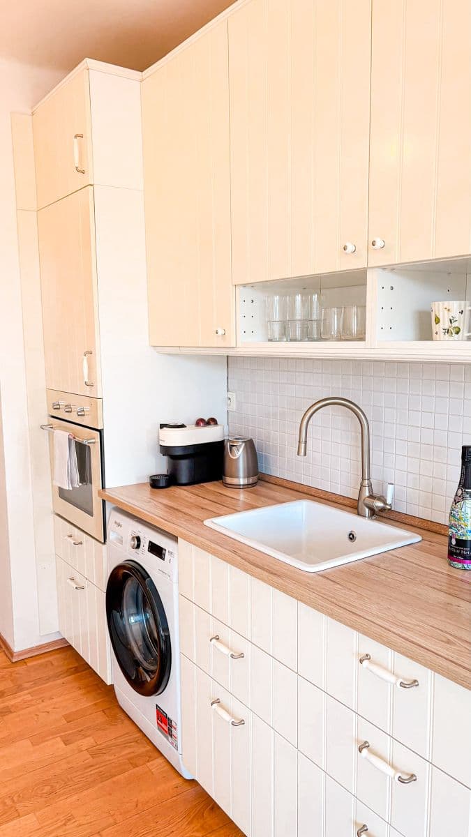 Prenájom bytu 34 m², Sportovní, Praha, Praha Prenájom bytu 34 m², Sportovní, Praha, Praha